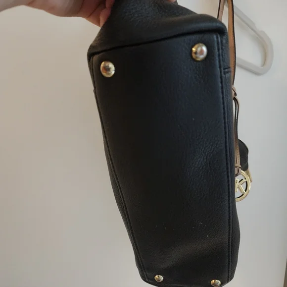 Large Michael Kors Bag - Picture 5 of 12